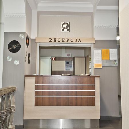 Hostel Dom Studencki Akademia Muzyczna Krakau Exterior foto